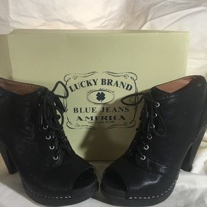 EUC Lucky Brand Black Leather heeled Booties 10 M